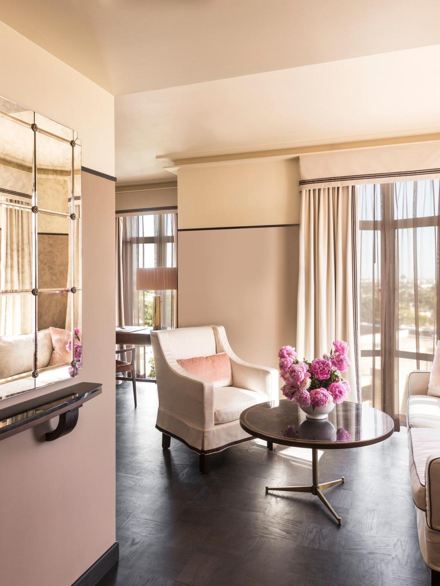 Deluxe King Suite