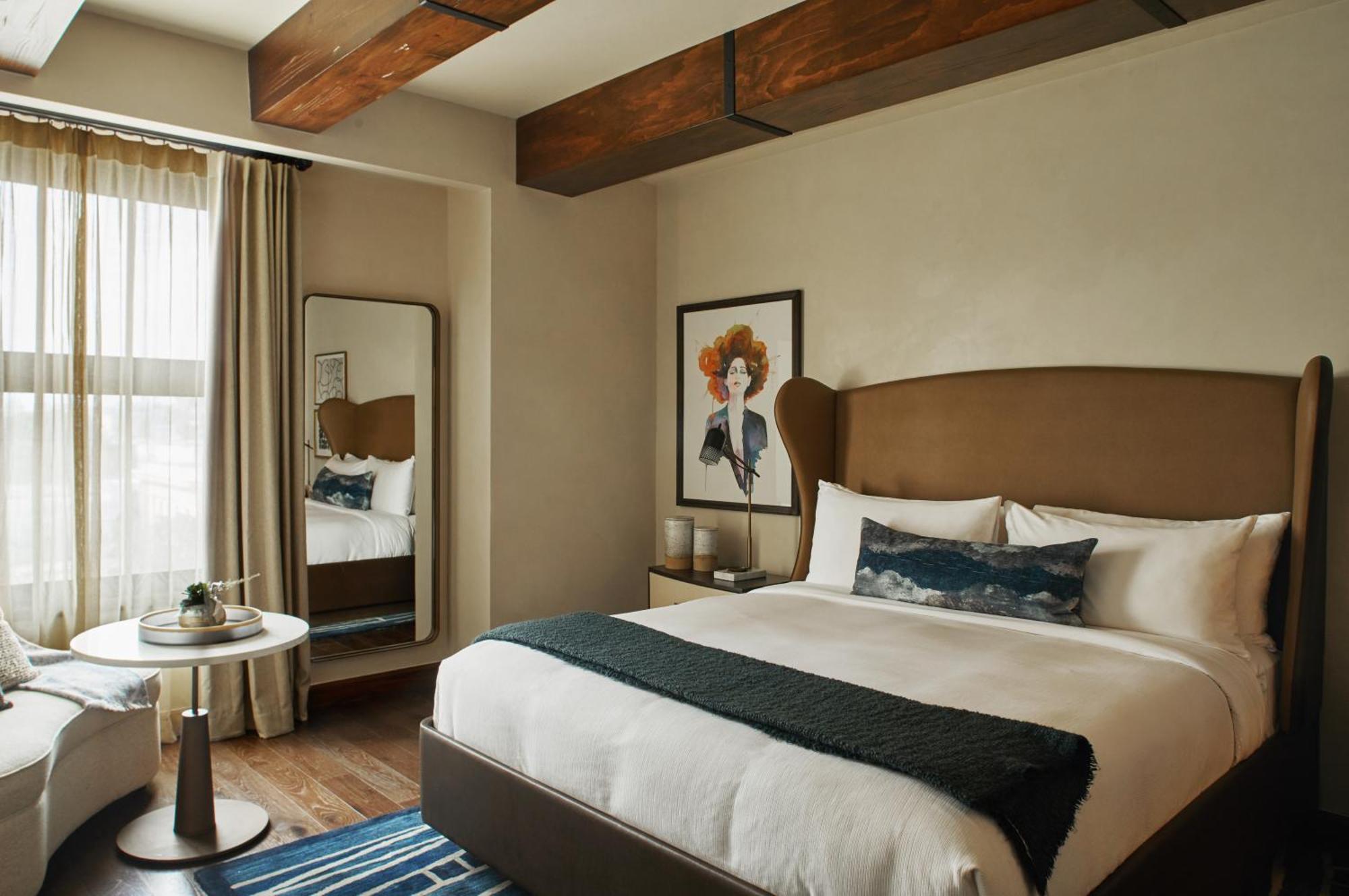 King Room with Roll-In Shower - Disability Access