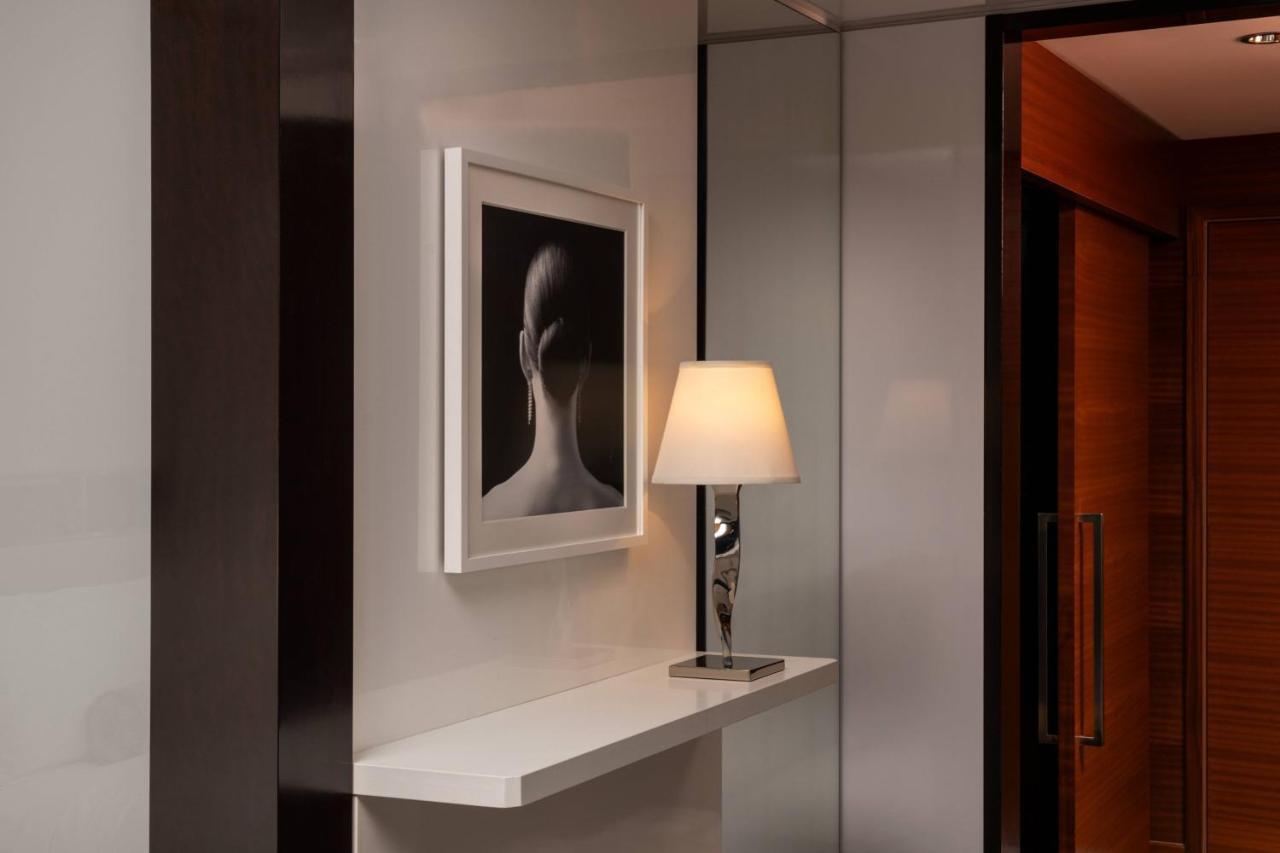 Deluxe King, Guest Room, 1 King, City View,1524496384:JPEG