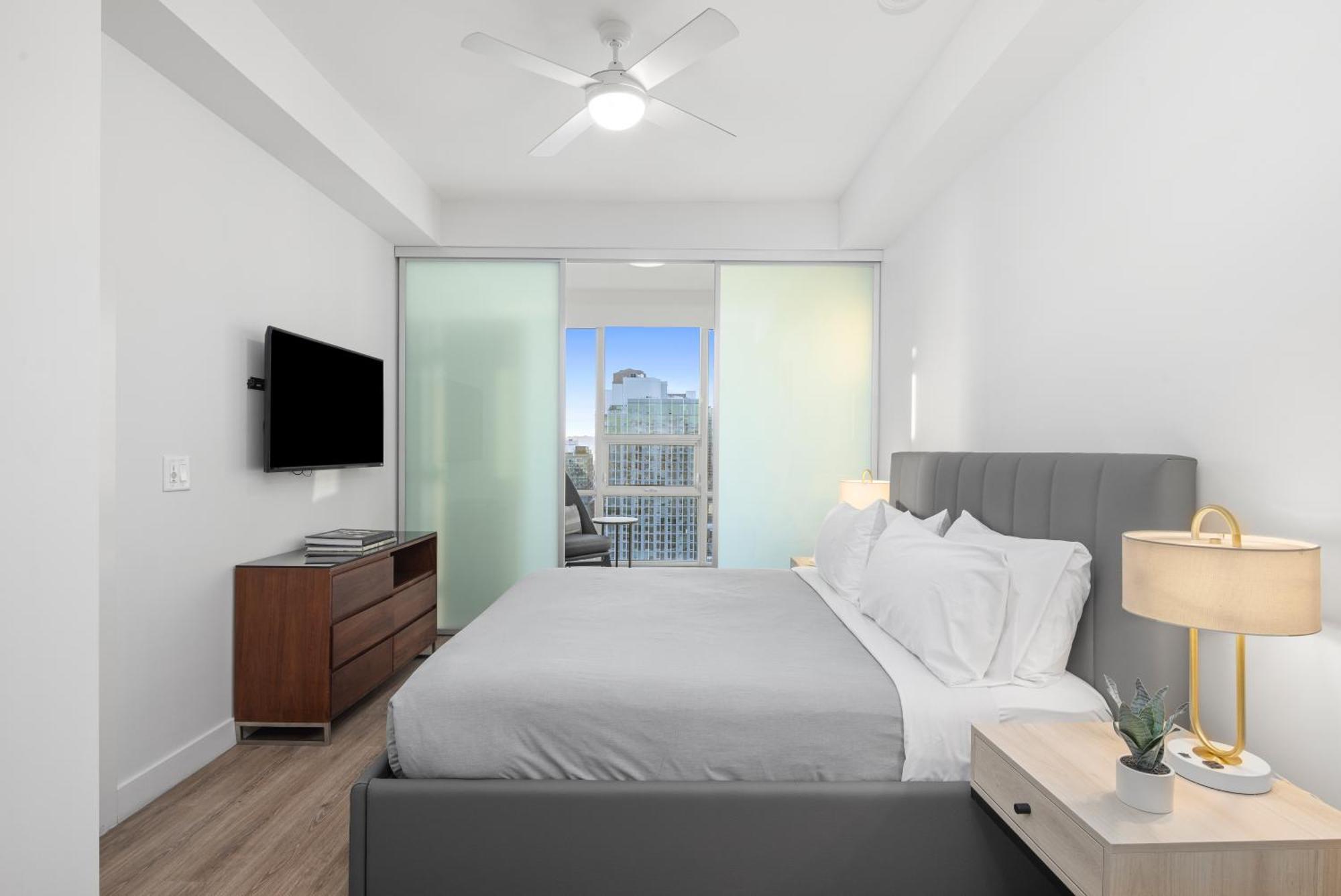 One Bedroom Suite & Office