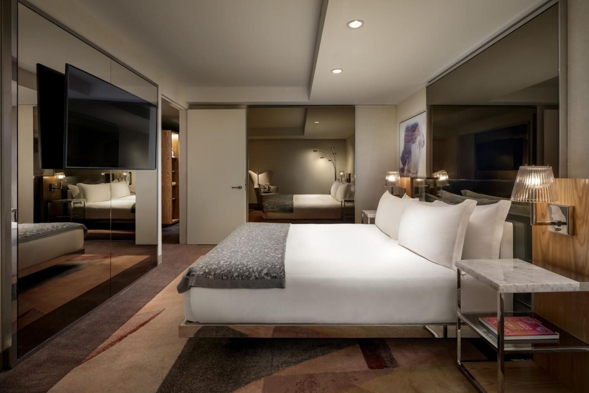 One Bedroom Suite, Suite, King, Alternate bed: sofa bed,1616874813:JPEG