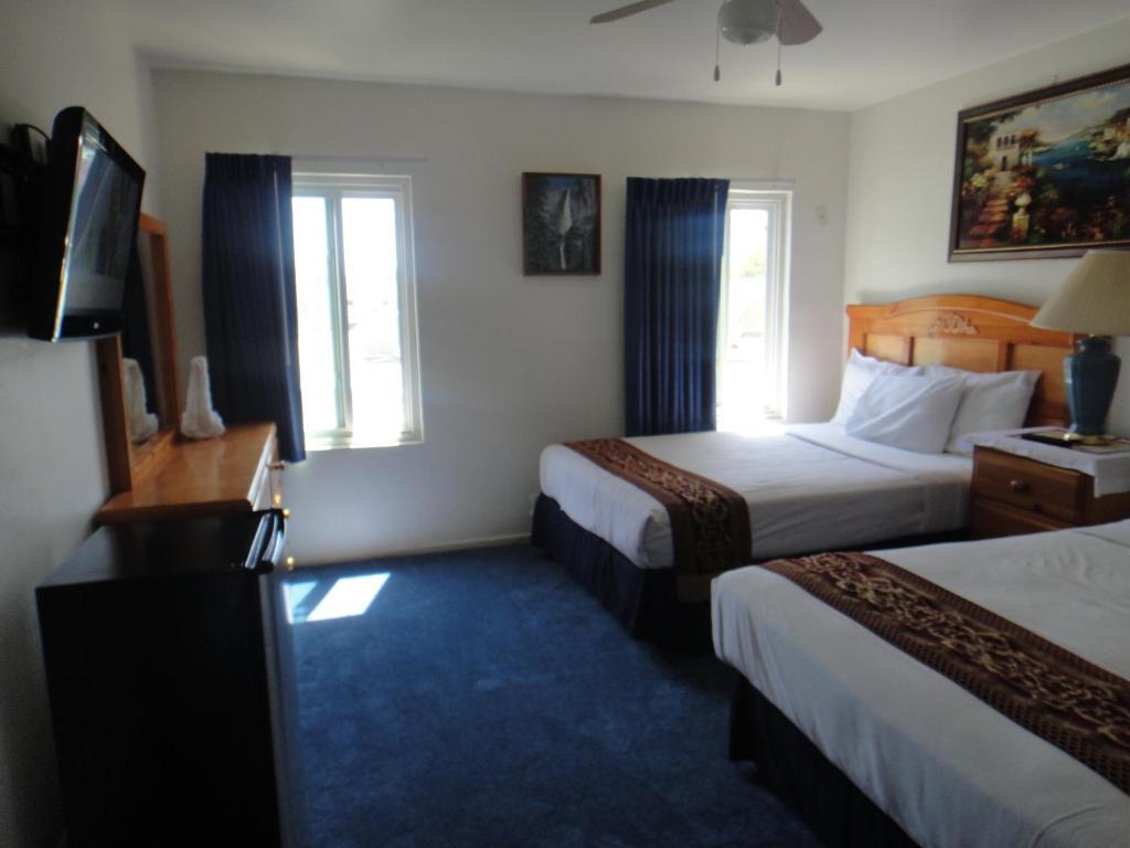 Family Room,1088225878:JPEG