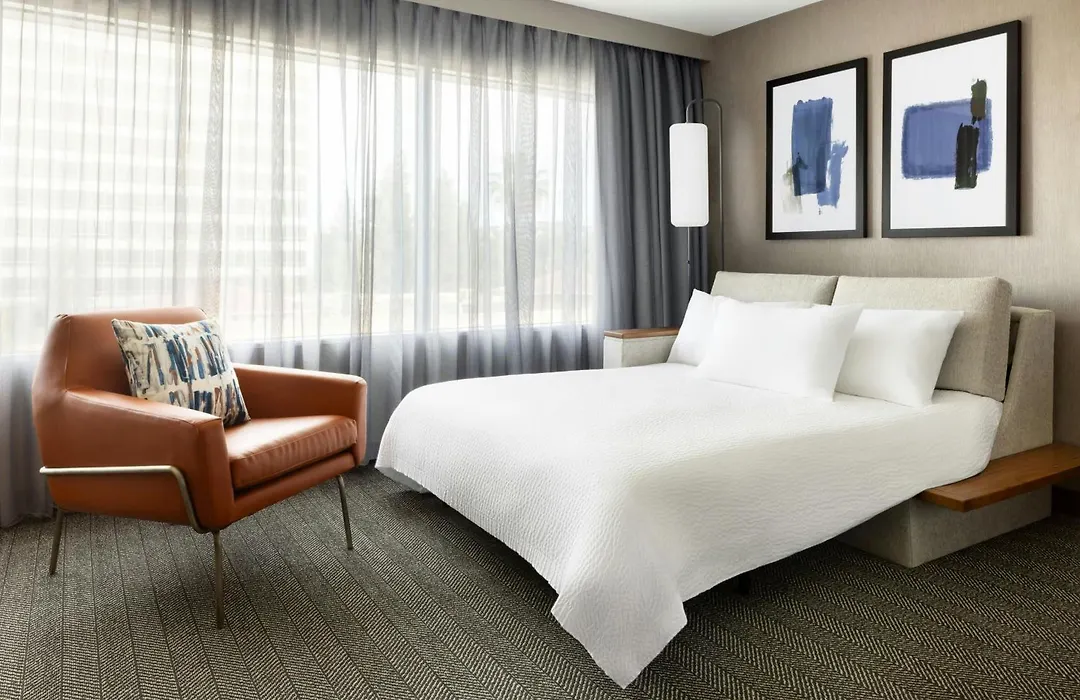 Courtyard By Marriott Los Angeles Woodland Hills-1