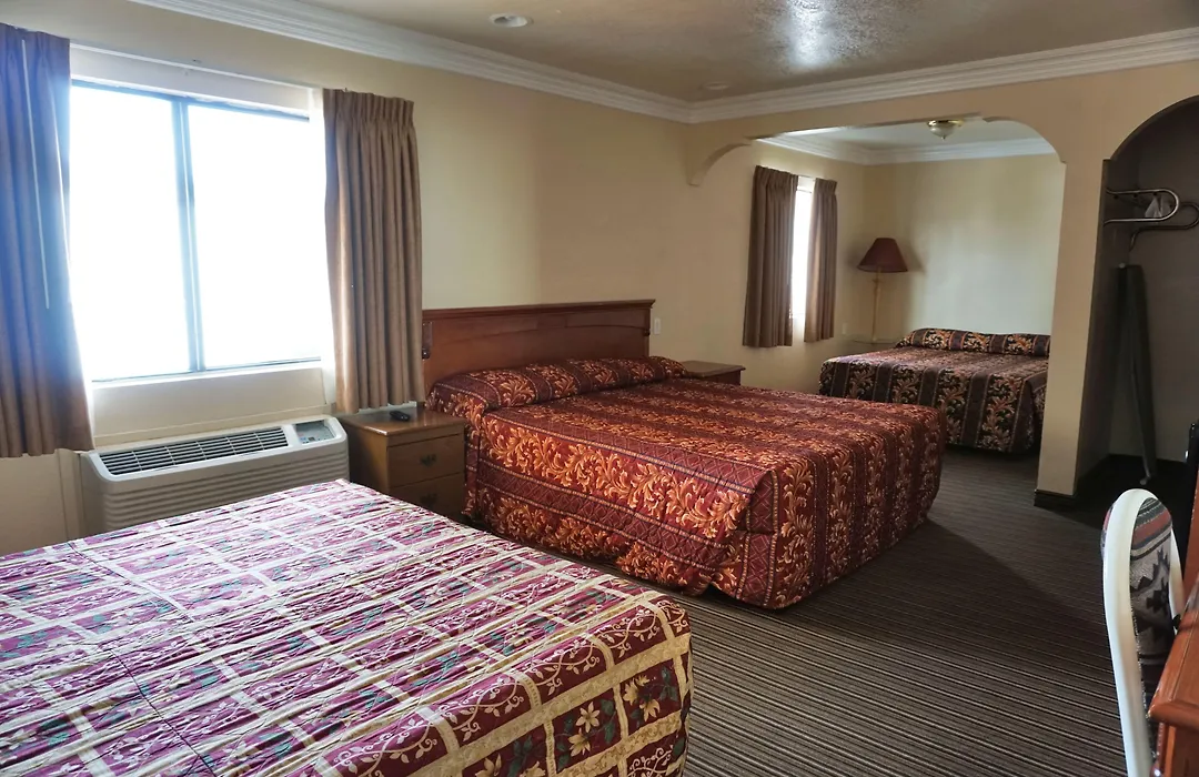 Hollywood Inn Express North-1