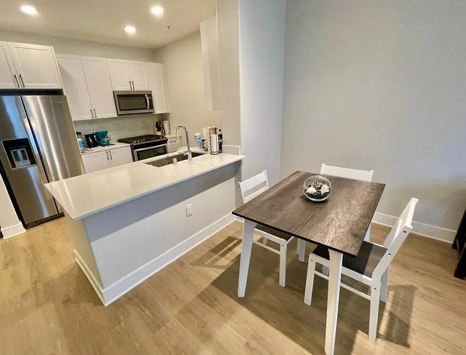 Miracle Mile Apartments-1