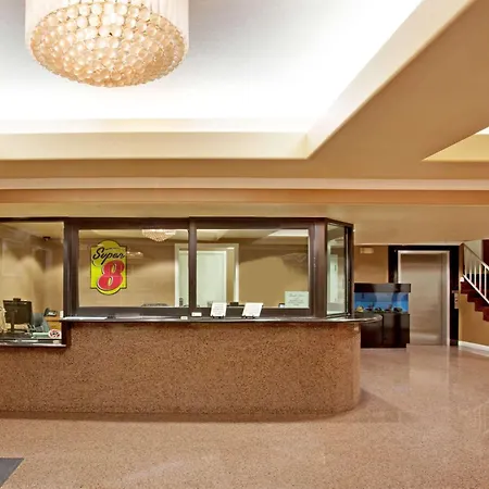 Super 8 By Wyndham Los Angeles Downtown-2
