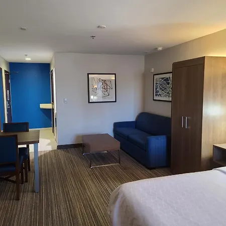 Holiday Inn Express & Suites Woodland Hills By Ihg-3