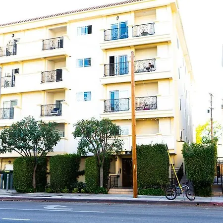 Luxury Beverly Hills Apartment-3