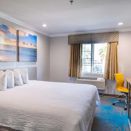 Days Inn By Wyndham Santa Monica-2