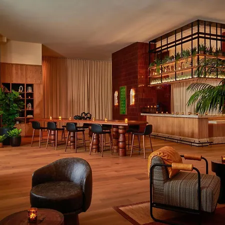 Hollywood Volume, A Tribute Portfolio Hotel-3