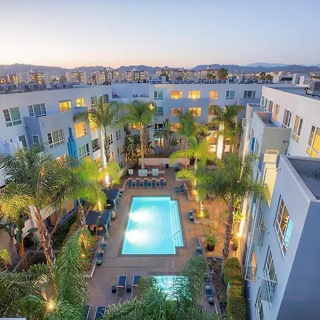 Miracle Mile Apartments-2