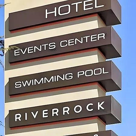 Sportsmen'S Lodge Hotel-2